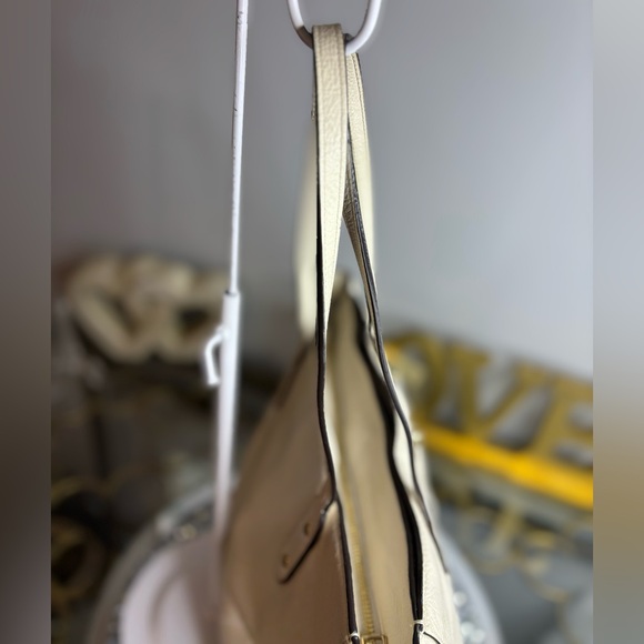 Coach 2017 Pebble Leather Town Tote in the color Chalk EUC - Picture 10 of 16